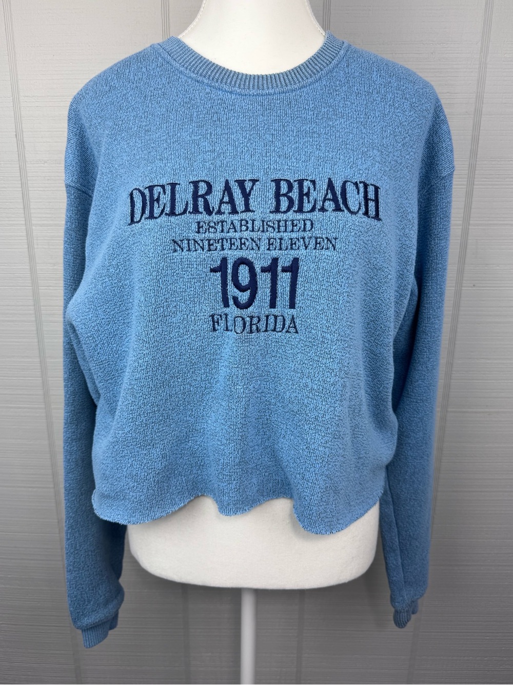 Pacific And Co Delray Beach Florida 1911 Blue Crewneck Sweatshirt Raw Hem Crop